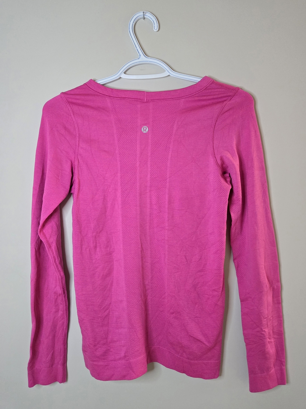 Lululemon Athletica Swiftly Tech long-sleeve shirt, bright pink - Picture 2 of 4